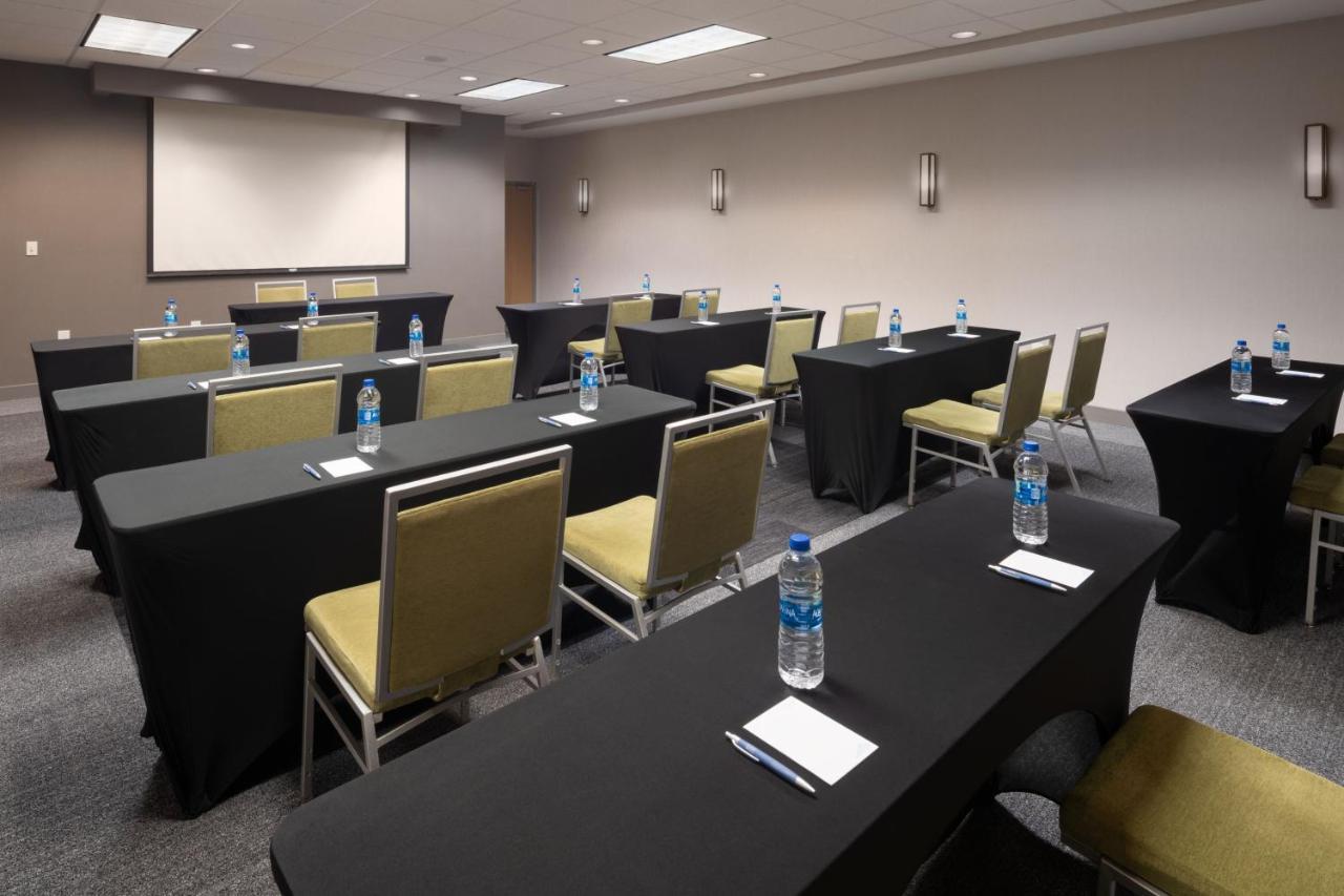 Four Points By Sheraton Chicago Schaumburg Buitenkant foto
